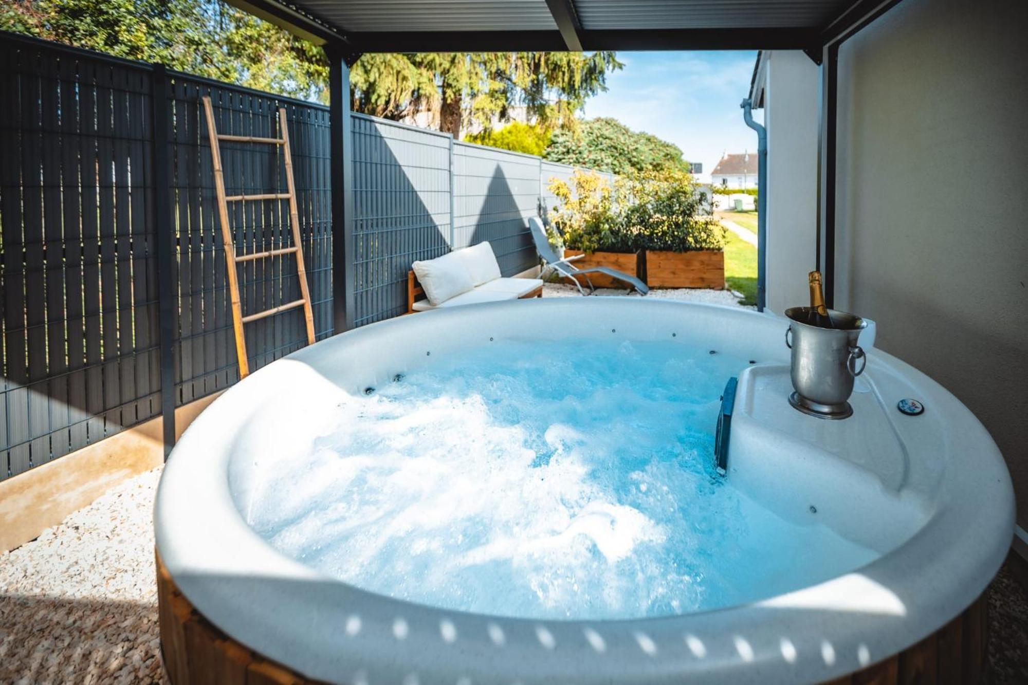 Loft Du Pain Avec Spa Privatif Druye Exteriör bild